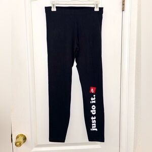 *NWT* Nike Leggings w/ Logo